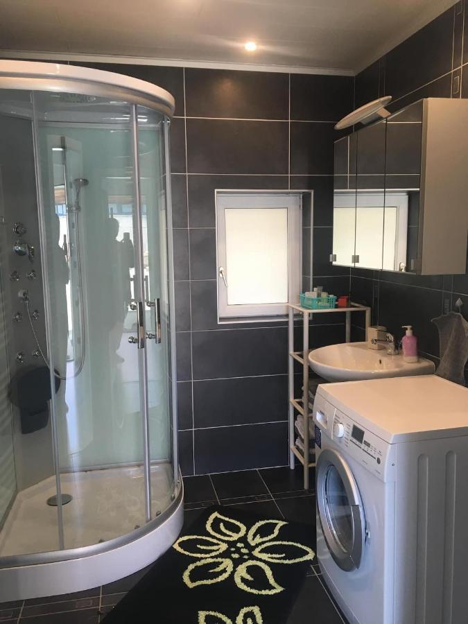 Moderne Wohnung Mit 74 M² Wohnflaeche Frauenhofen Exterior photo